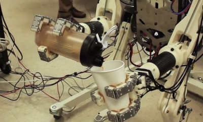 人类已经无法阻挡机器人的脚步 酒吧机器人即将亮相
